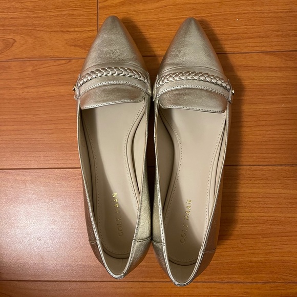 size 6 Cole haan golden pointy flats - Picture 3 of 4